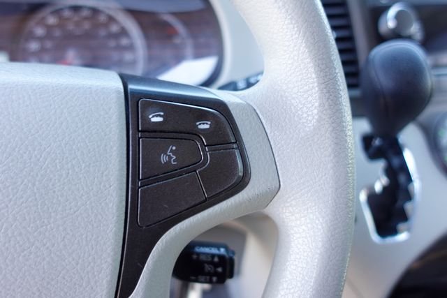 Used 2011 White Toyota LE image 15