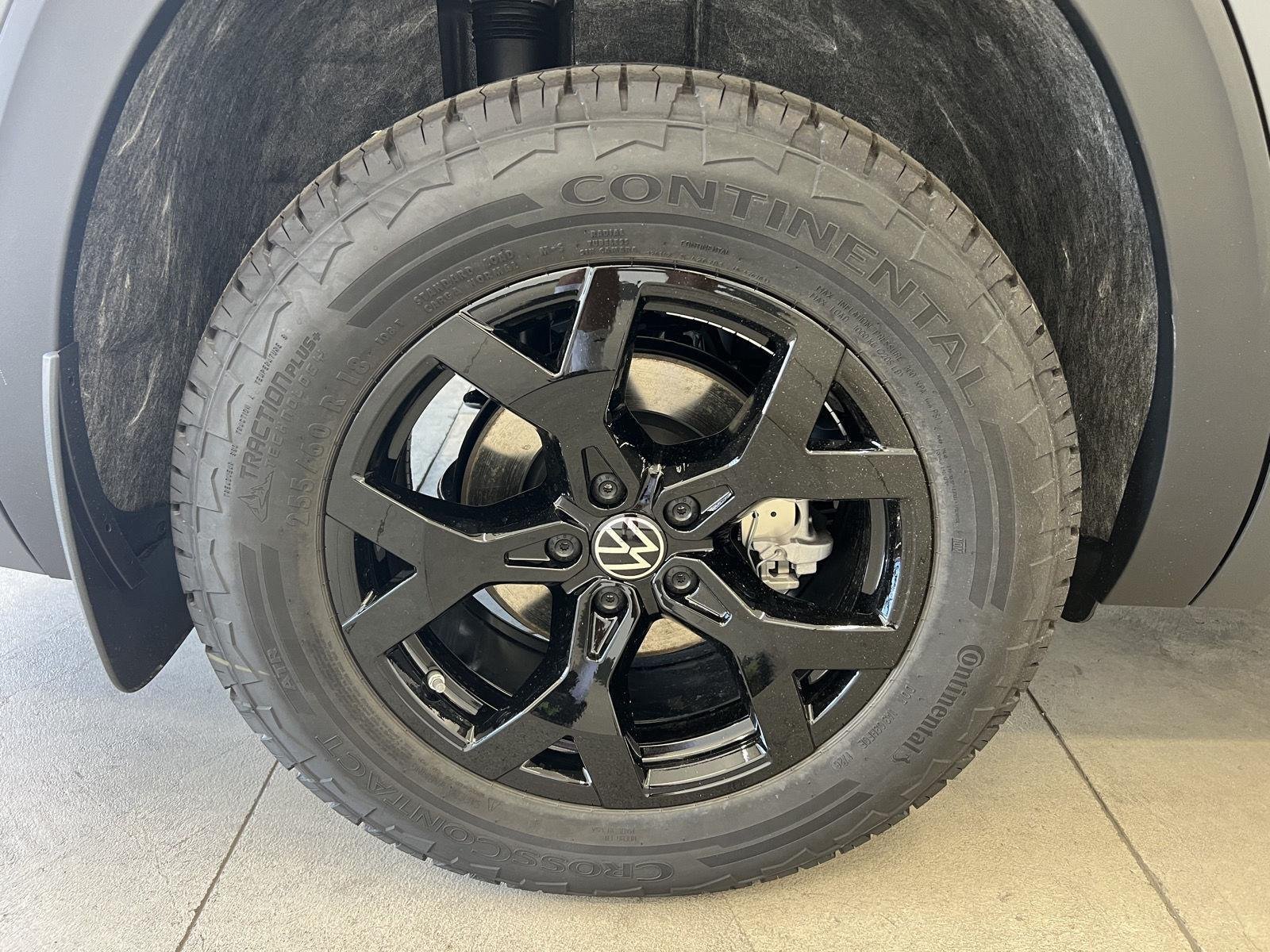New 2026 Pure Gray Volkswagen 2.0T Peak Edition image 9