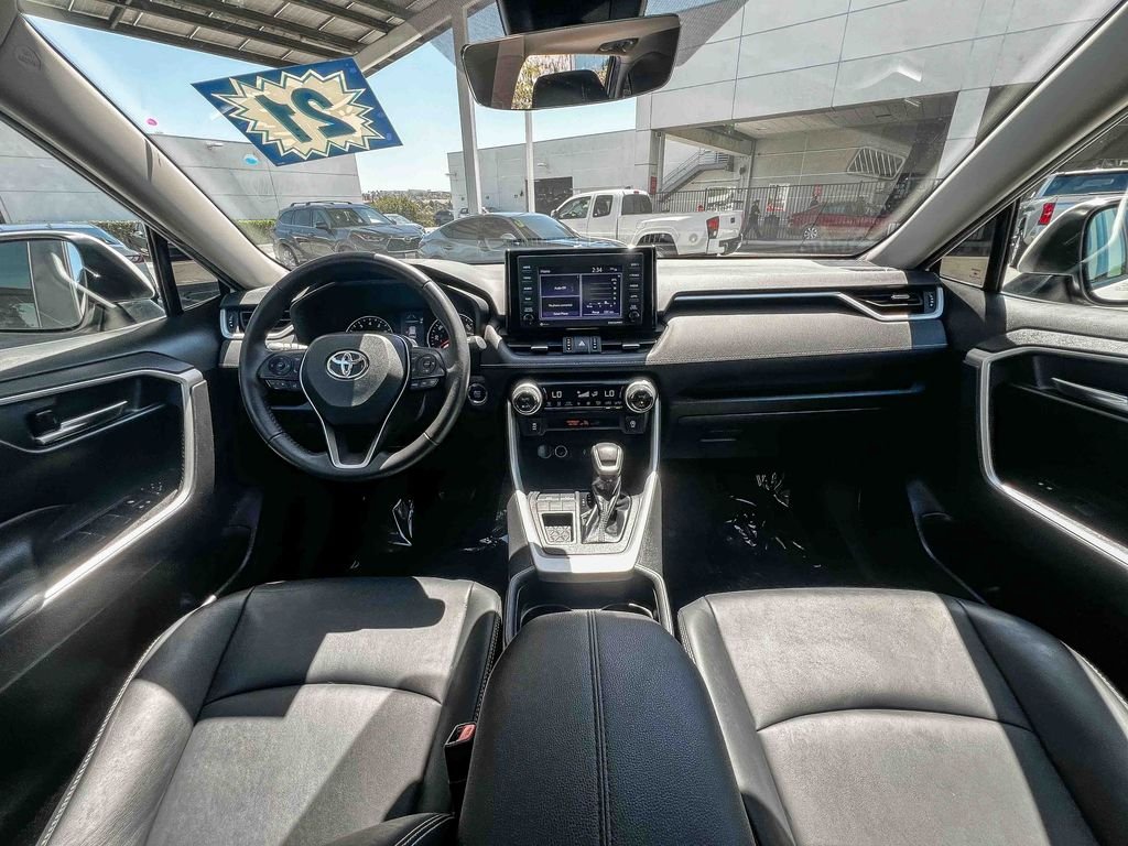 Used 2021 White Toyota XLE Premium image 11