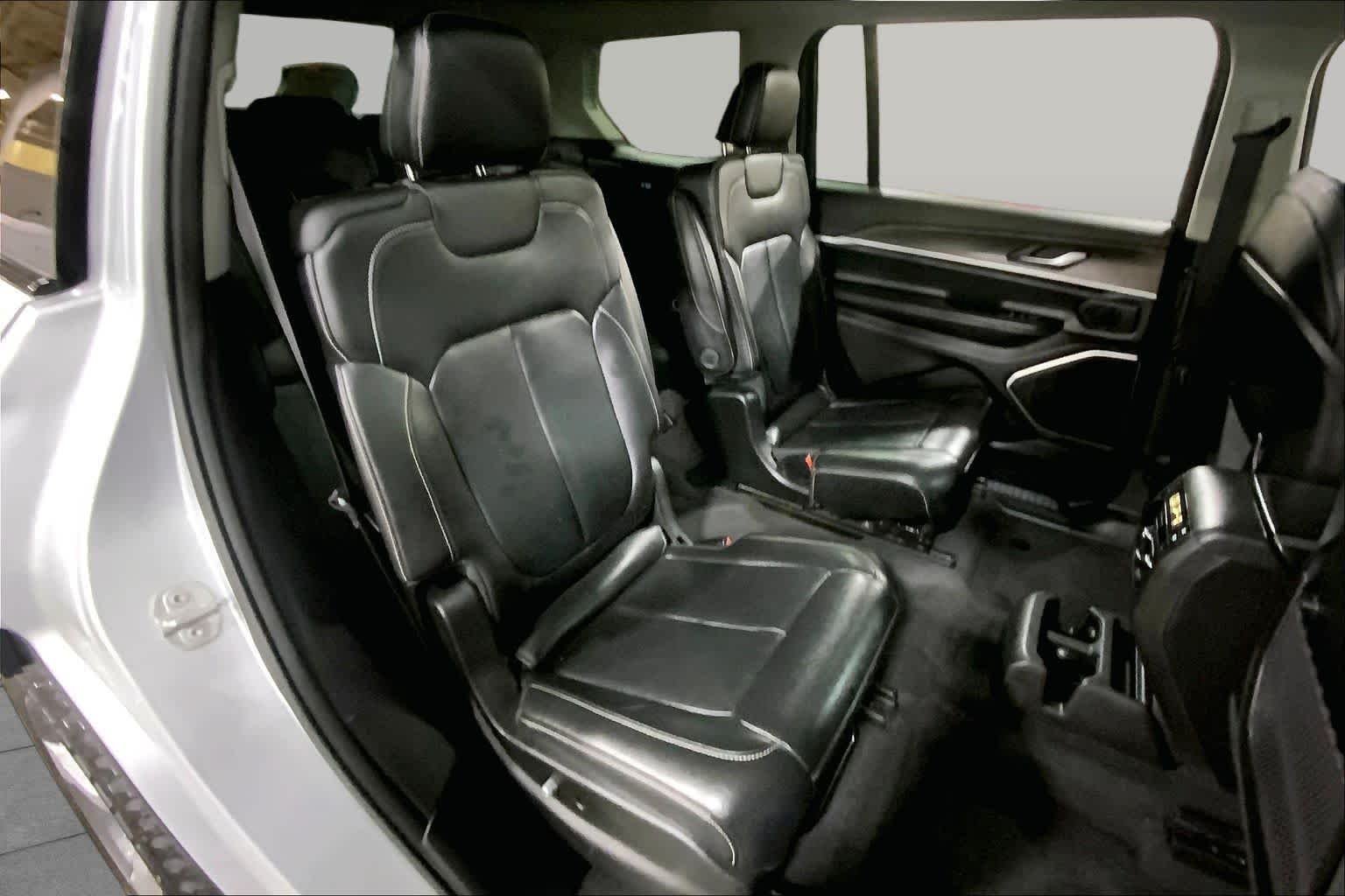 Used 2021 Silver Zynith Jeep Limited image 20