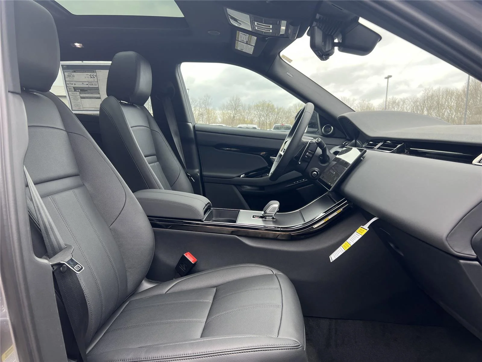 New 2026 Eiger Grey Land Rover Dynamic SE image 27