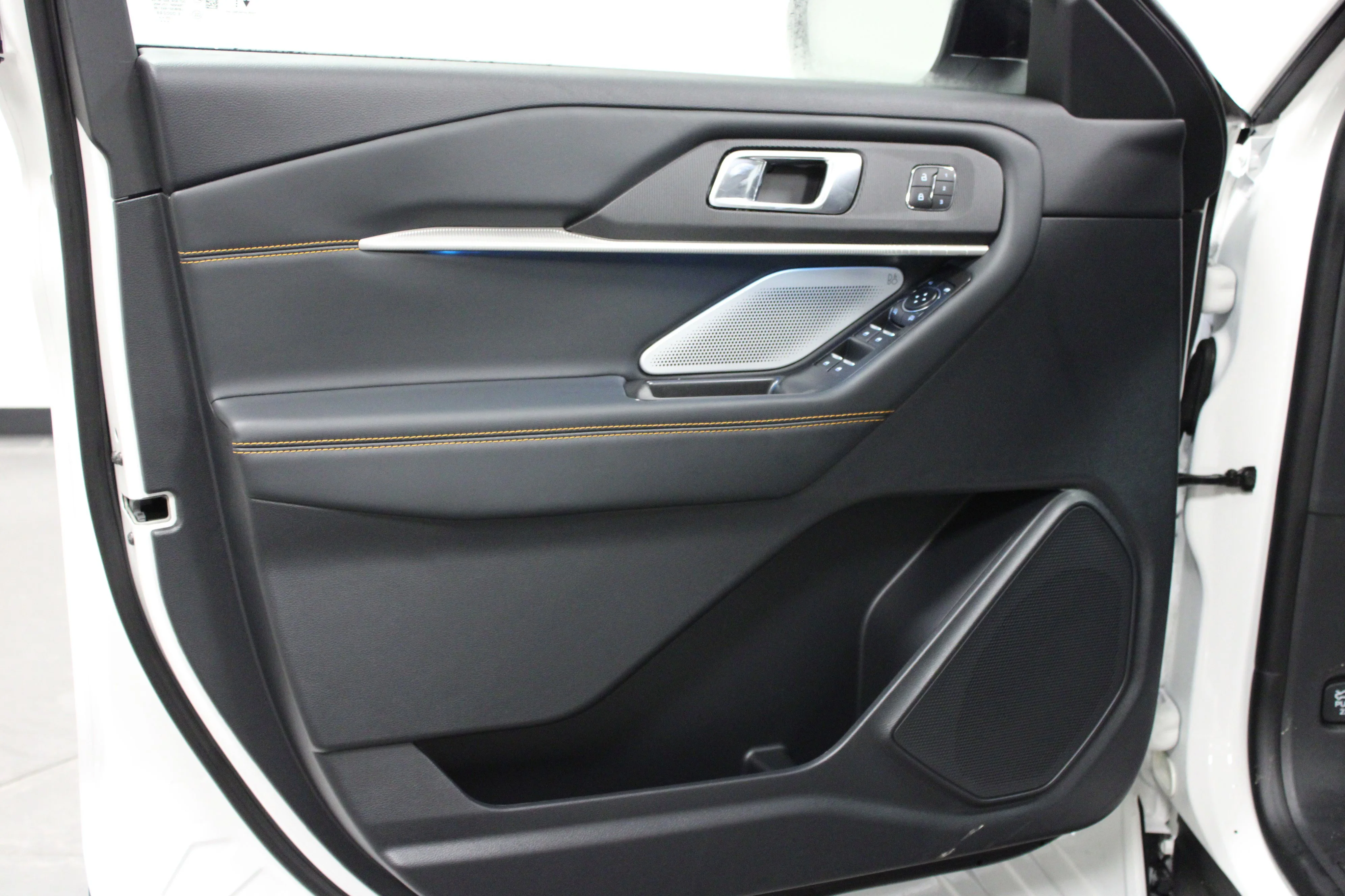 New 2026 Star White Metallic Tri-Coat Ford Tremor® image 11