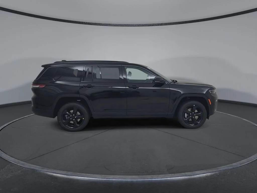 New 2026 Diamond Black Crystal Pearl-Coat Exterior Paint Jeep Limited image 17