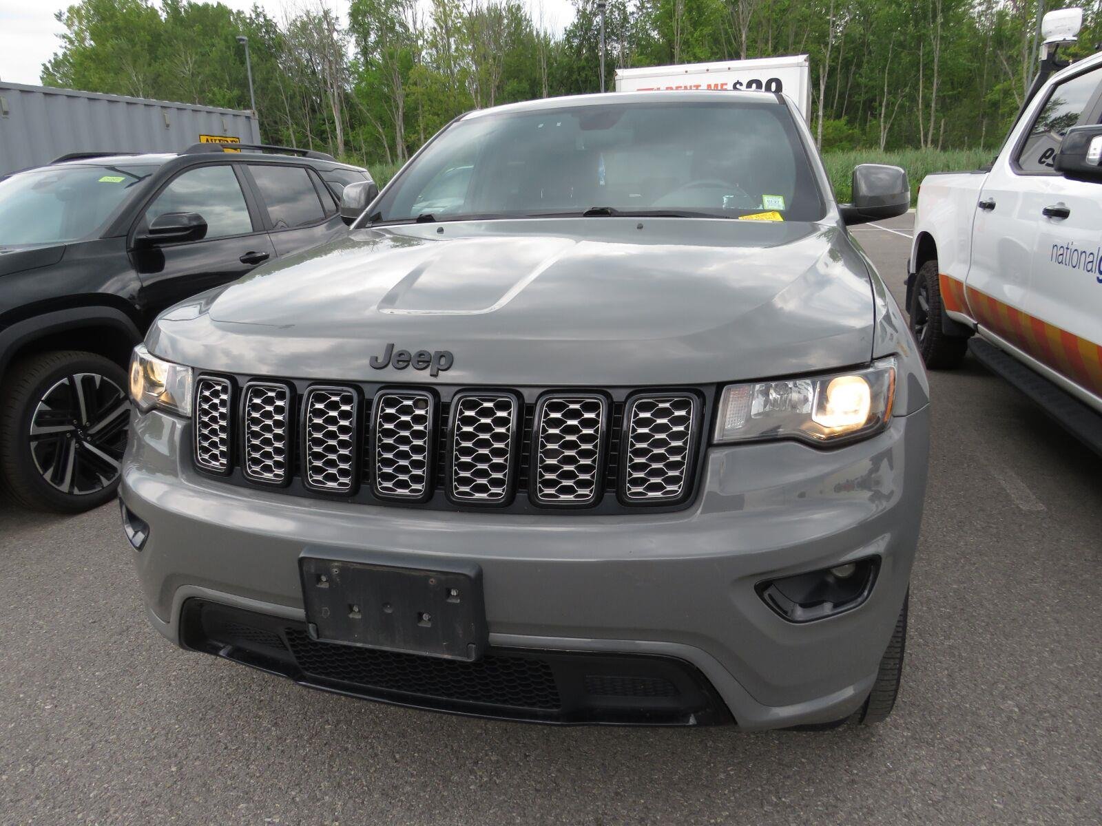 Used 2020 Sting-Gray Clearcoat Jeep Altitude image 14