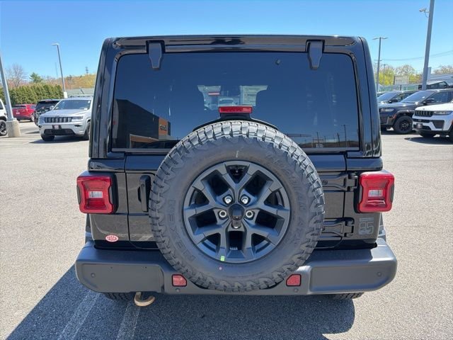 New 2026 Black Clear-Coat Exterior Paint Jeep 85th Anniversary Edition image 4