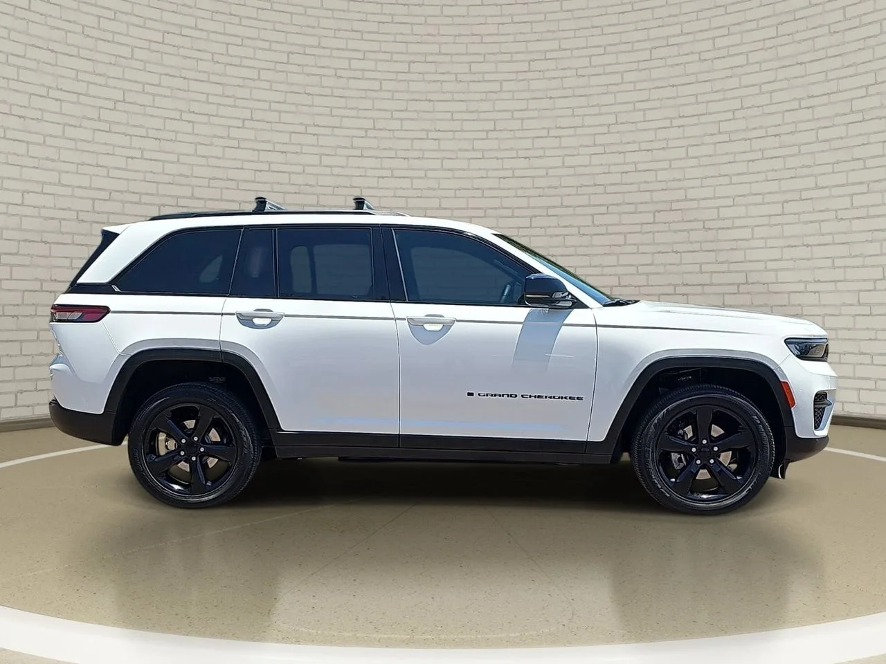 Used 2023 Bright White Clearcoat Jeep Altitude X image 3