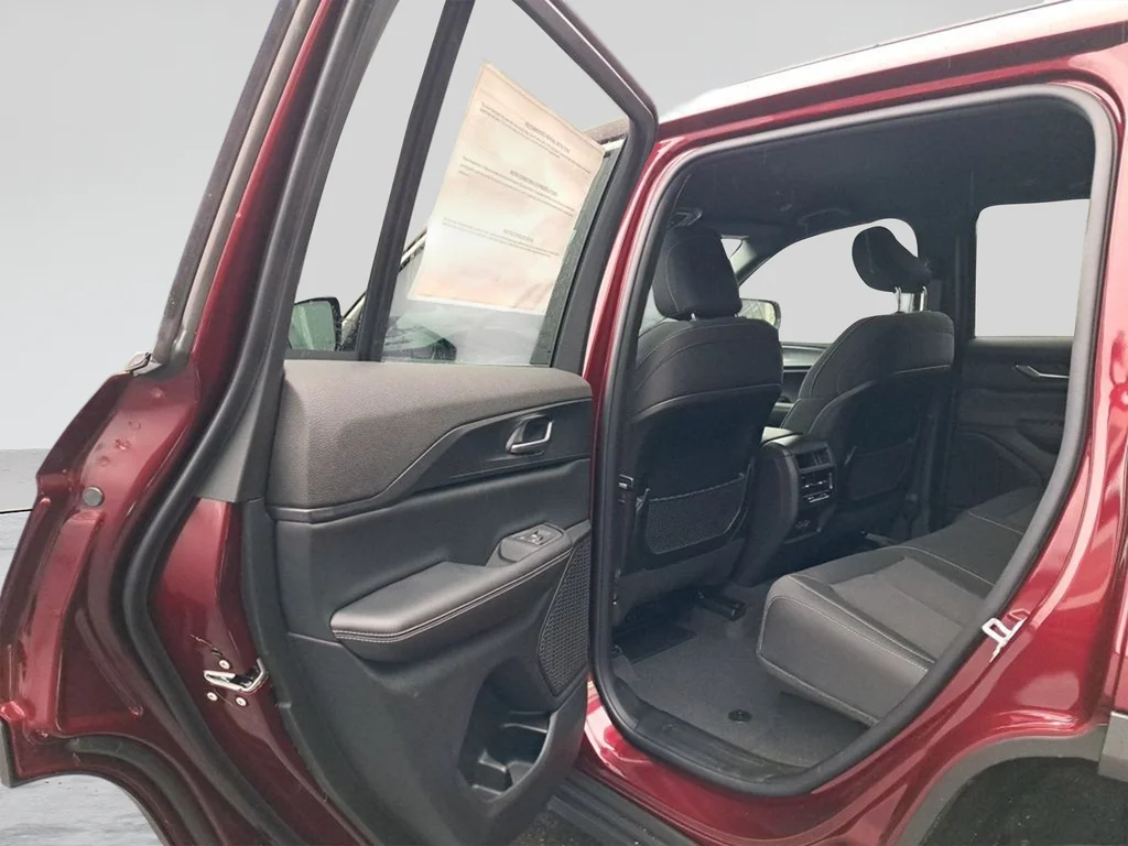 New 2026 Velvet Red Pearl-Coat Exterior Paint Jeep Laredo image 11
