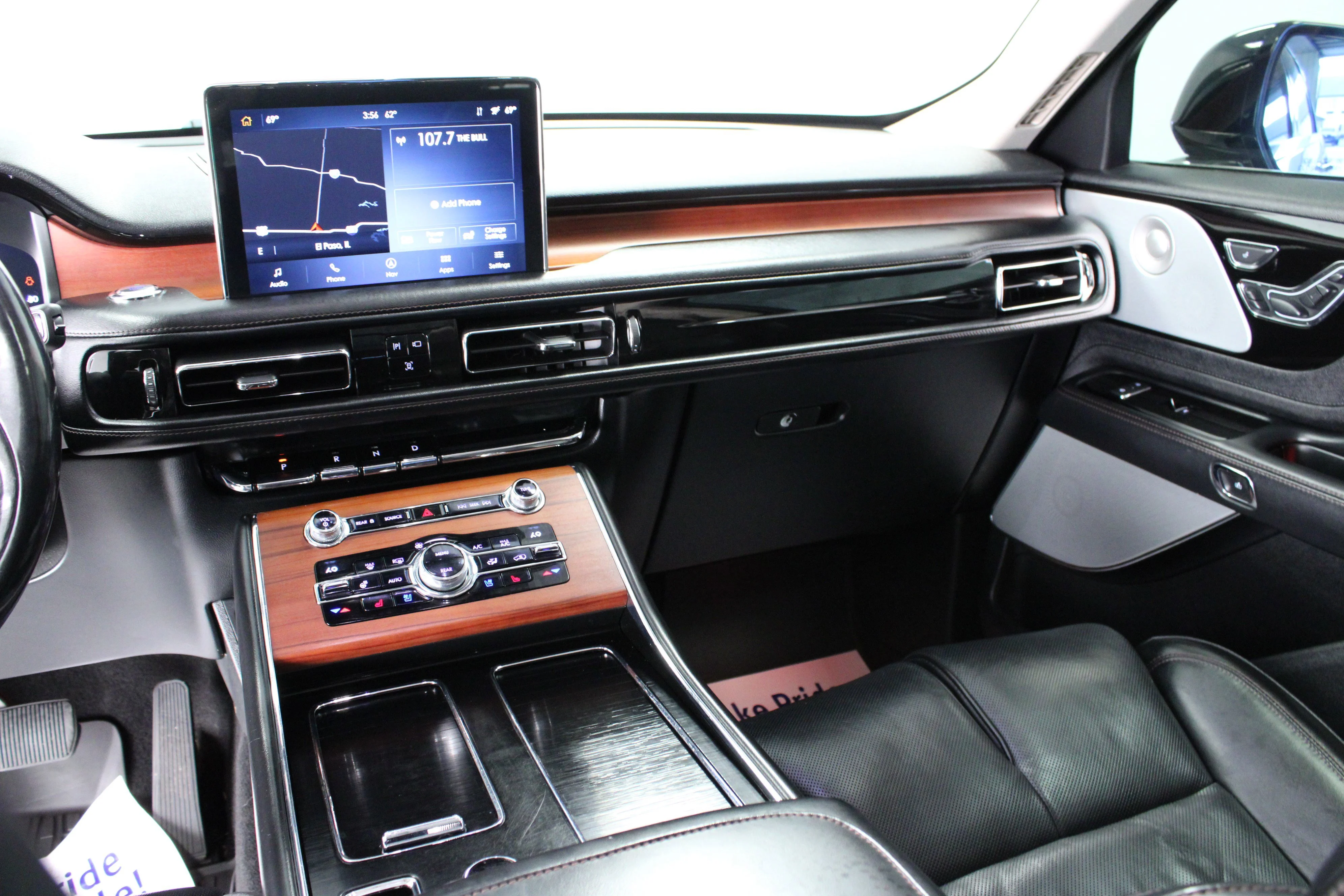 Used 2020 Magnetic Gray Lincoln Grand Touring image 20