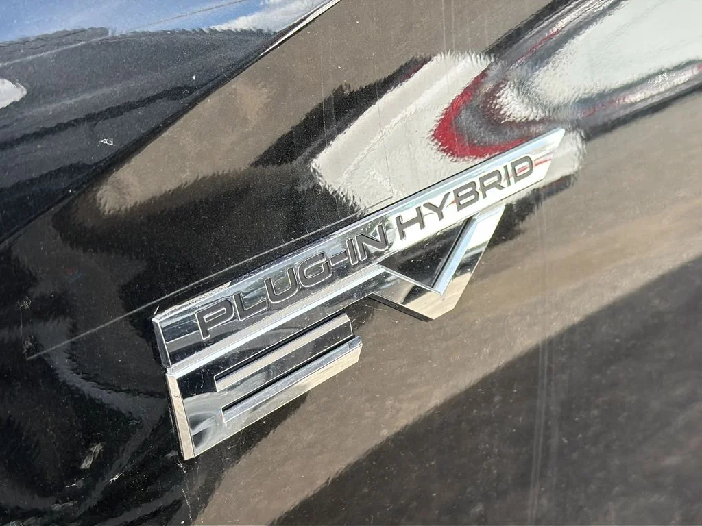 New 2025 Black Diamond Mitsubishi SEL image 27