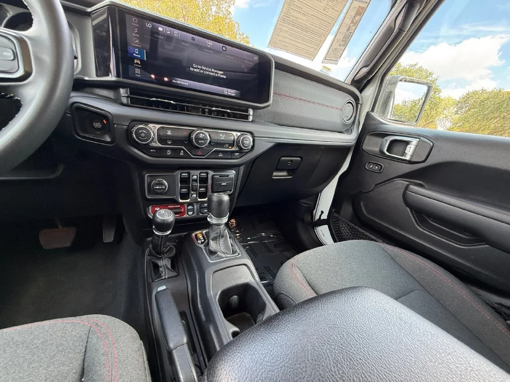Used 2025 White Jeep Rubicon image 15