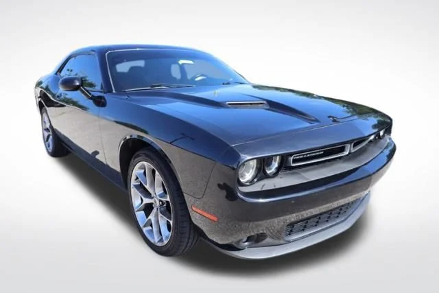 Used 2021 Black Dodge SXT image 2
