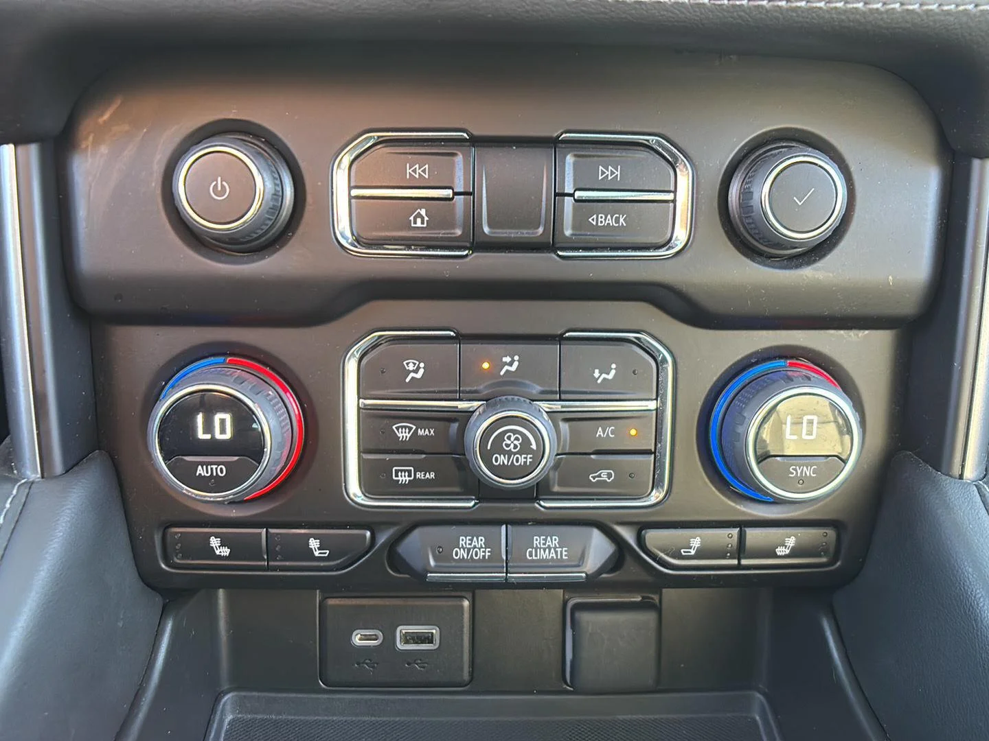 Used 2023 Summit White Chevrolet Z71 image 36