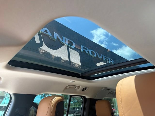 Used 2023 Fuji White Land Rover S image 11