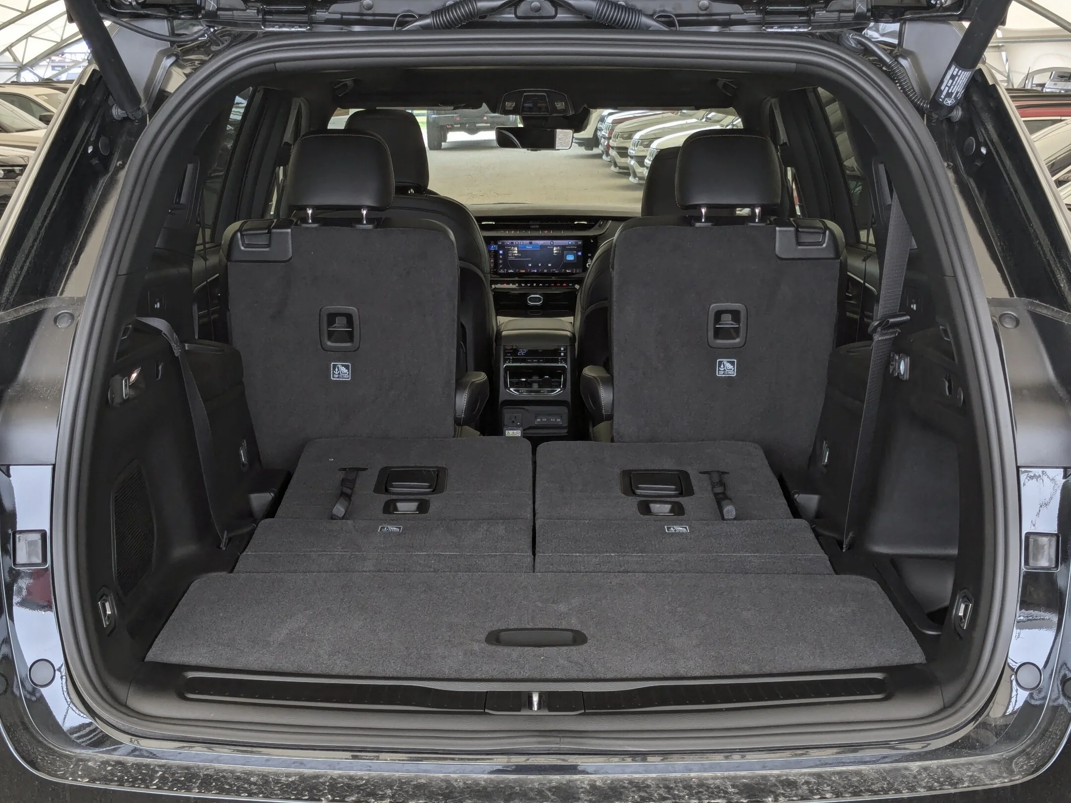 New 2026 Black Jeep 85th Anniversary - - Pkg 2C7 - CommandView Pano Sunroof - 2nd Row Captains - Trailer Tow & More! image 32