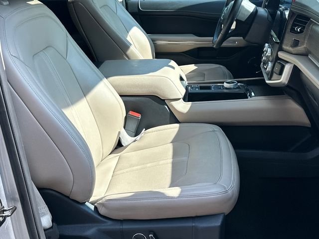 Used 2024 Silver Ford Limited image 13