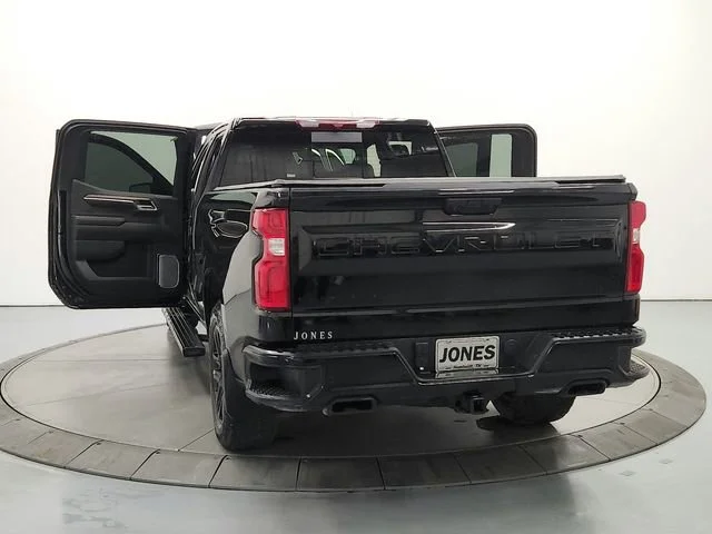 Used 2024 Black Chevrolet High Country image 14