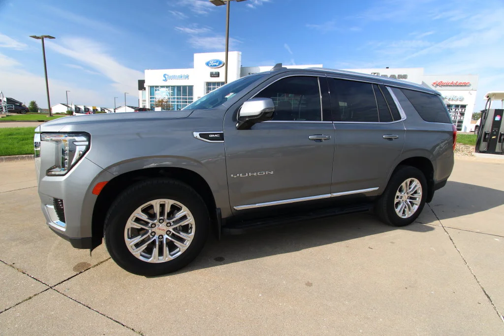 Used 2022 Gray GMC SLT image 21