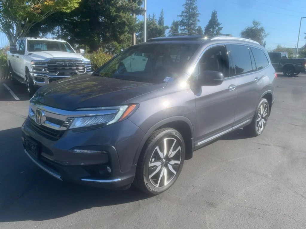 Used 2022 Modern Steel Metallic Honda Touring image 1