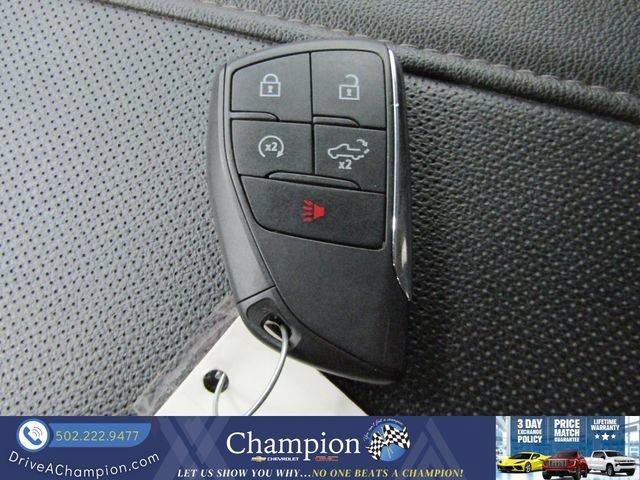 Used 2023 SUMMIT WHITE GMC SLT image 11