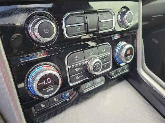 Used 2023 Onyx Black GMC Denali image 37