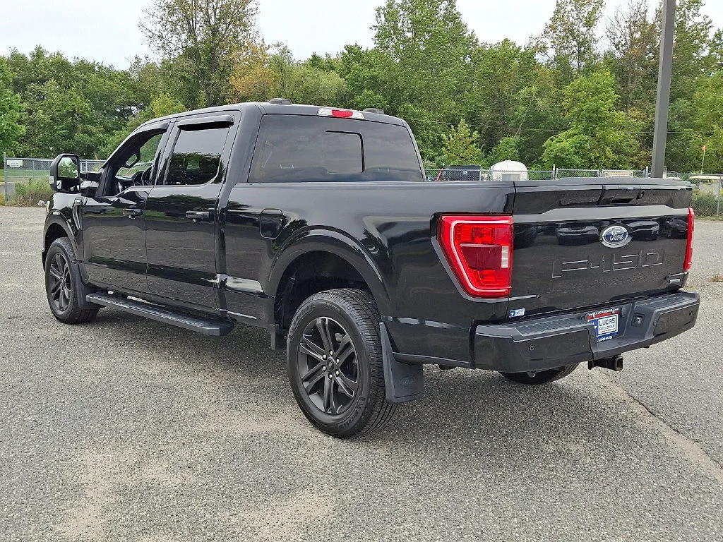 Used 2022 Agate Black Metallic Ford XLT image 8