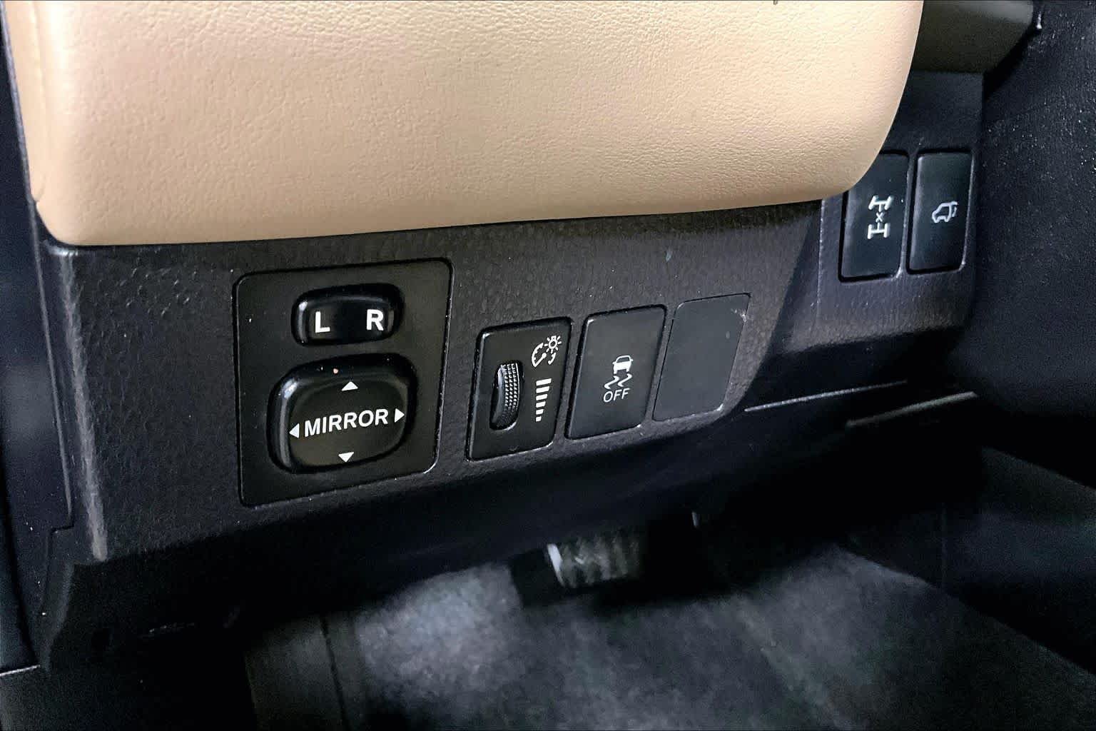 Used 2015 Black Toyota Limited image 33