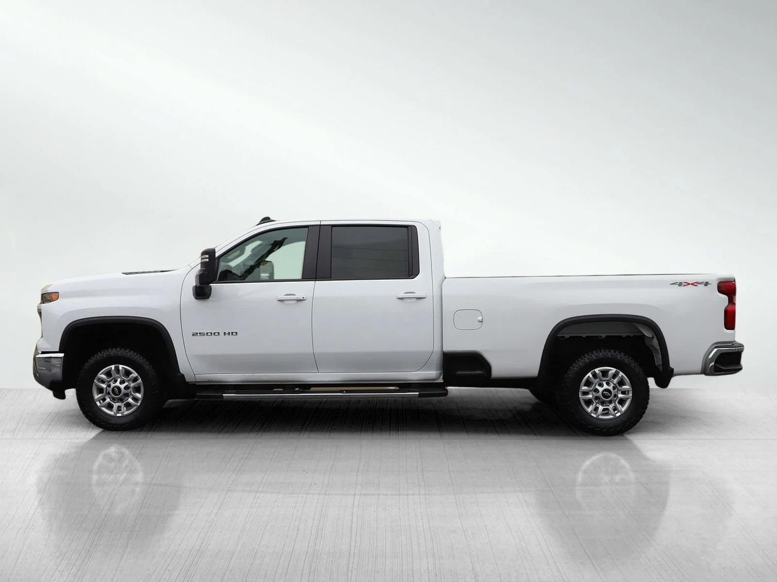 Used 2024 Chevrolet Silverado 2500HD LT with VIN 1GC1YNE79RF376528 for sale in Roseville, Minnesota