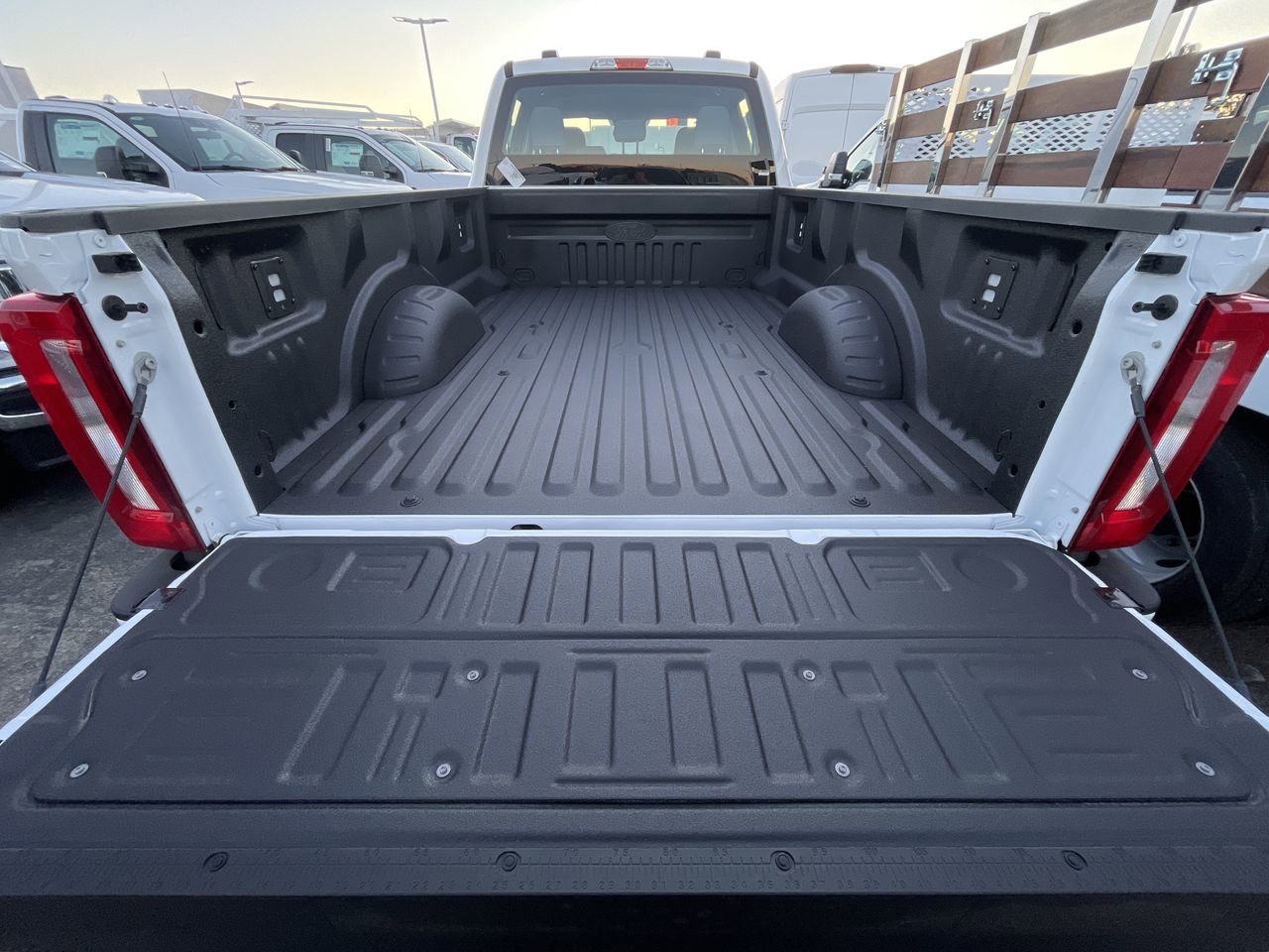 New 2026 Oxford White Ford XL image 27