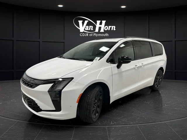 New 2027 Bright White Clear-Coat Exterior Paint Chrysler Limited image 3