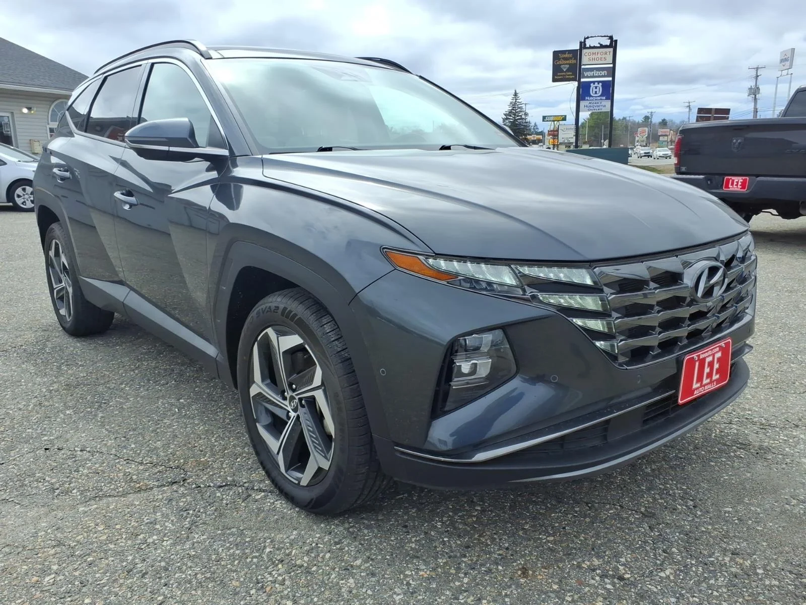 Used 2024 Dark Gray Metallic Hyundai Limited image 3