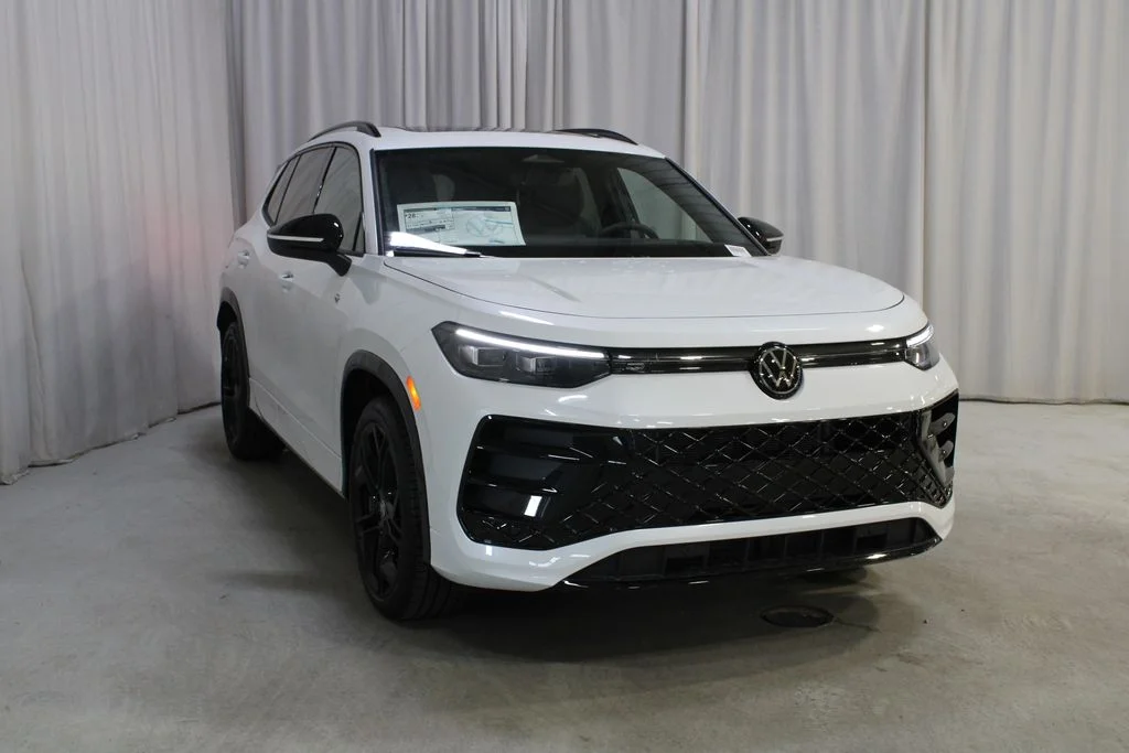 New 2026 White Volkswagen 2.0T SE R-Line Black image 38