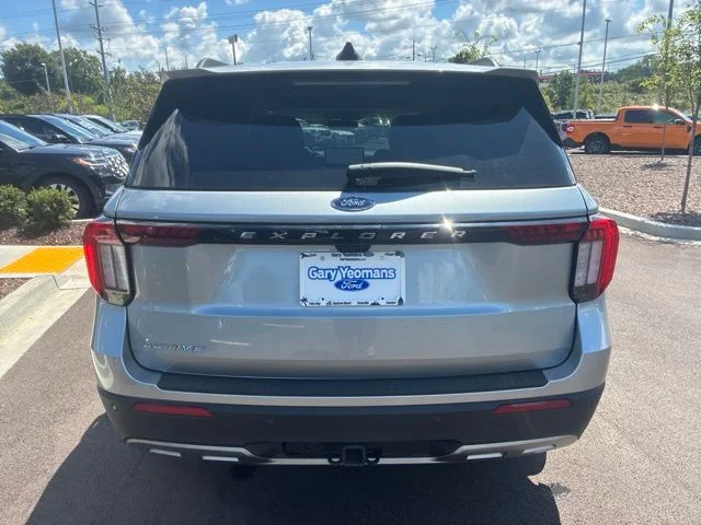 Used 2025 Iconic Silver Metallic Ford Active image 5