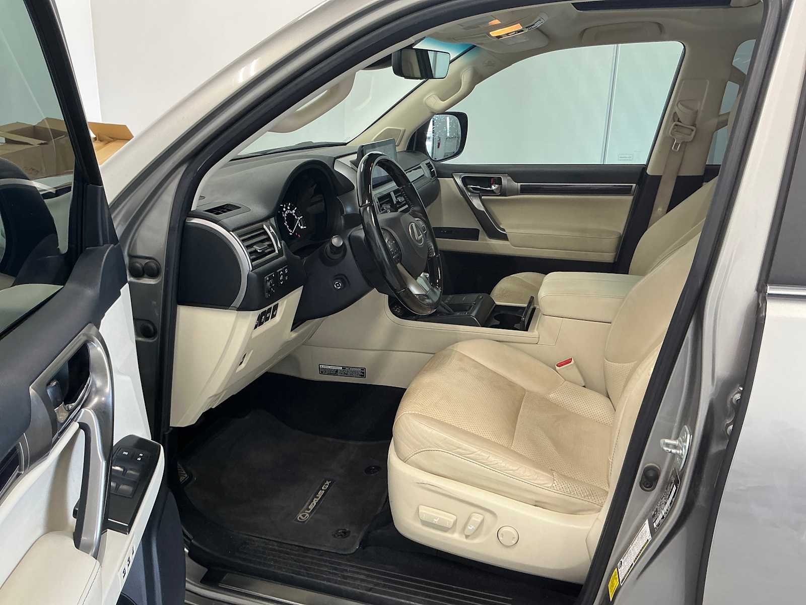 Used 2022 Atomic Silver Lexus Luxury image 12