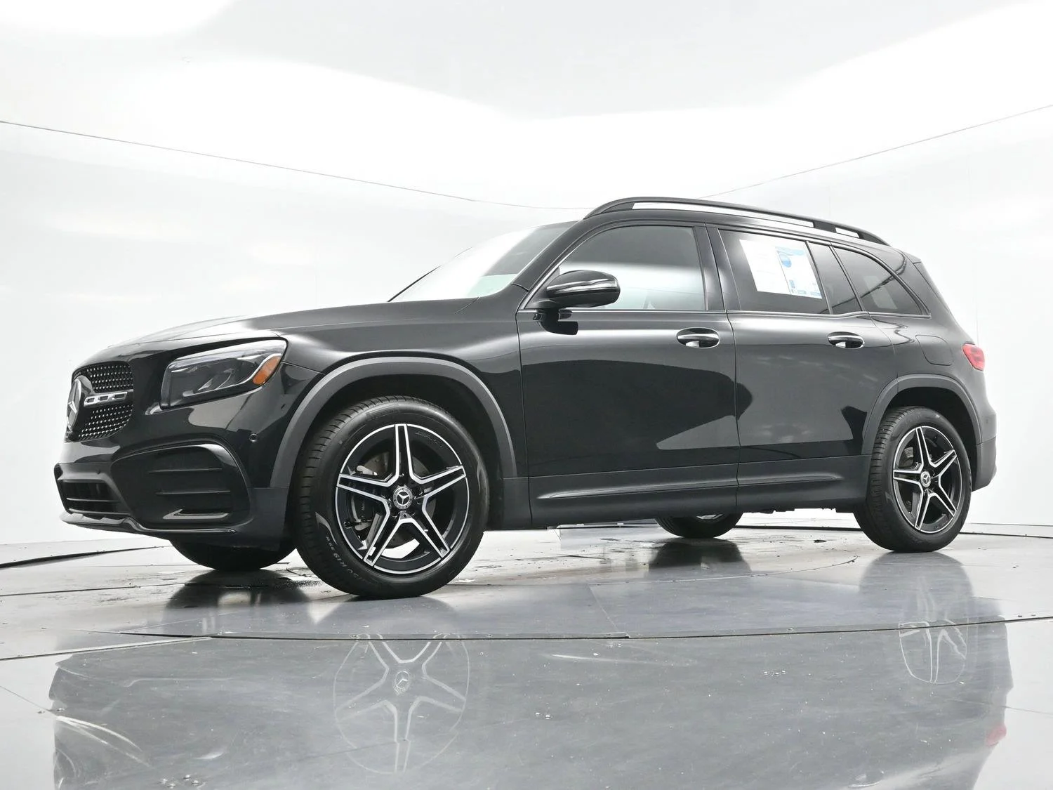 Used 2024 Black Mercedes-Benz GLB 250 image 45