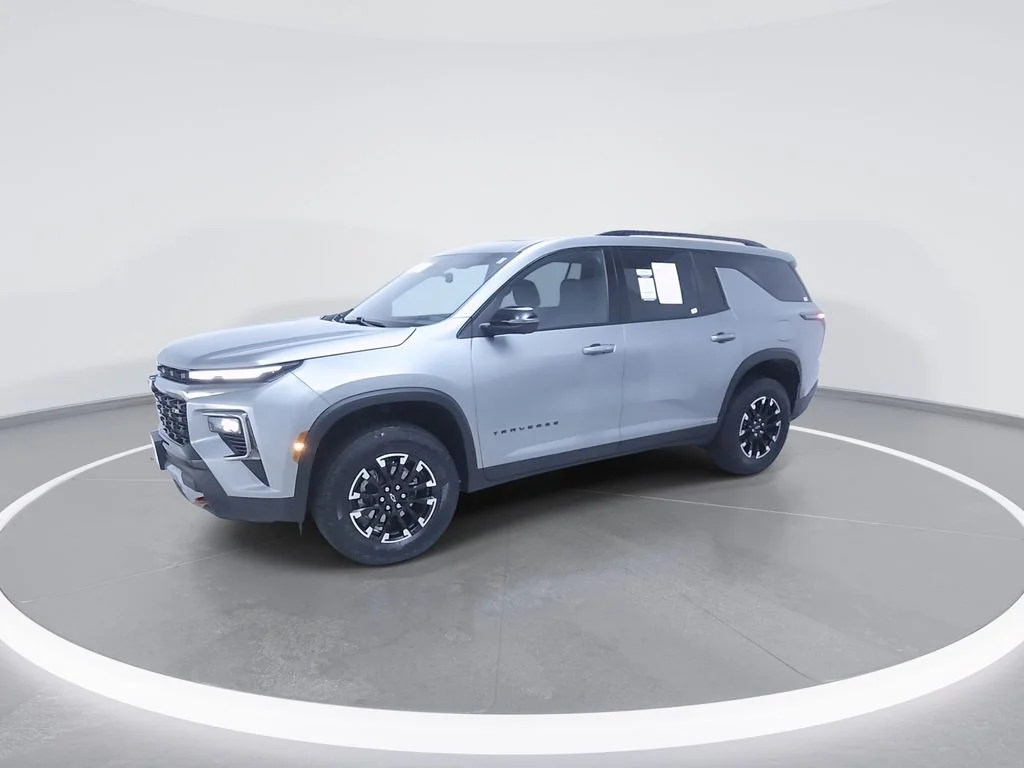 Used 2025 Gray Chevrolet Z71 image 6