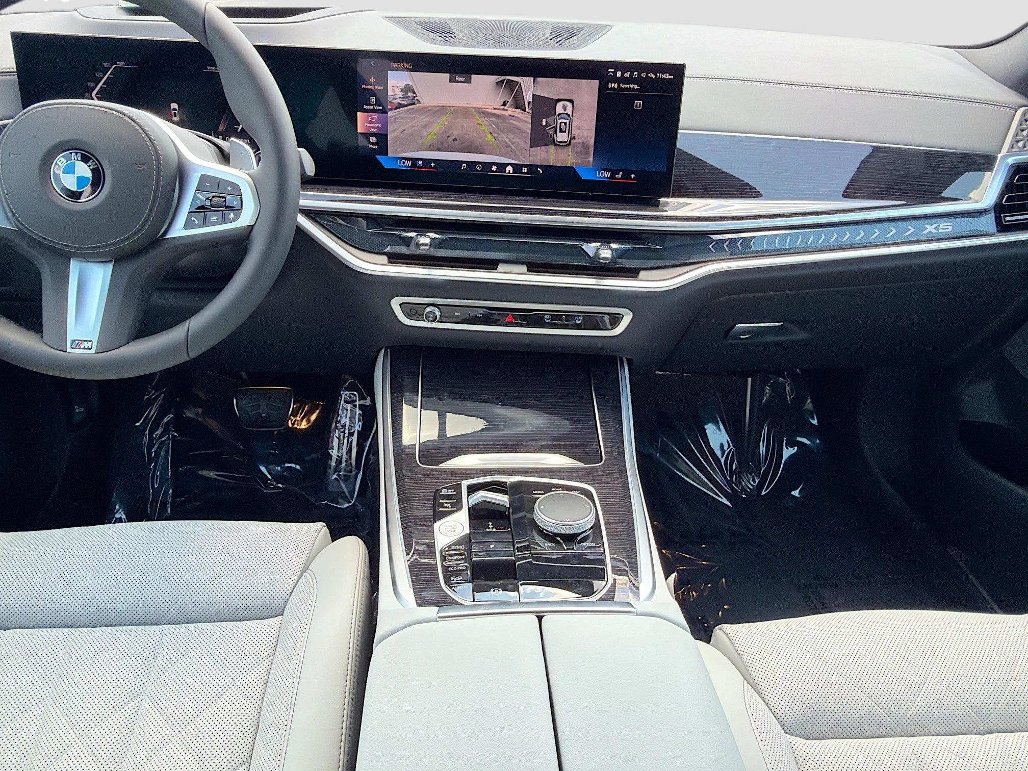 New 2026 Mineral White Metallic BMW xDrive40i image 18
