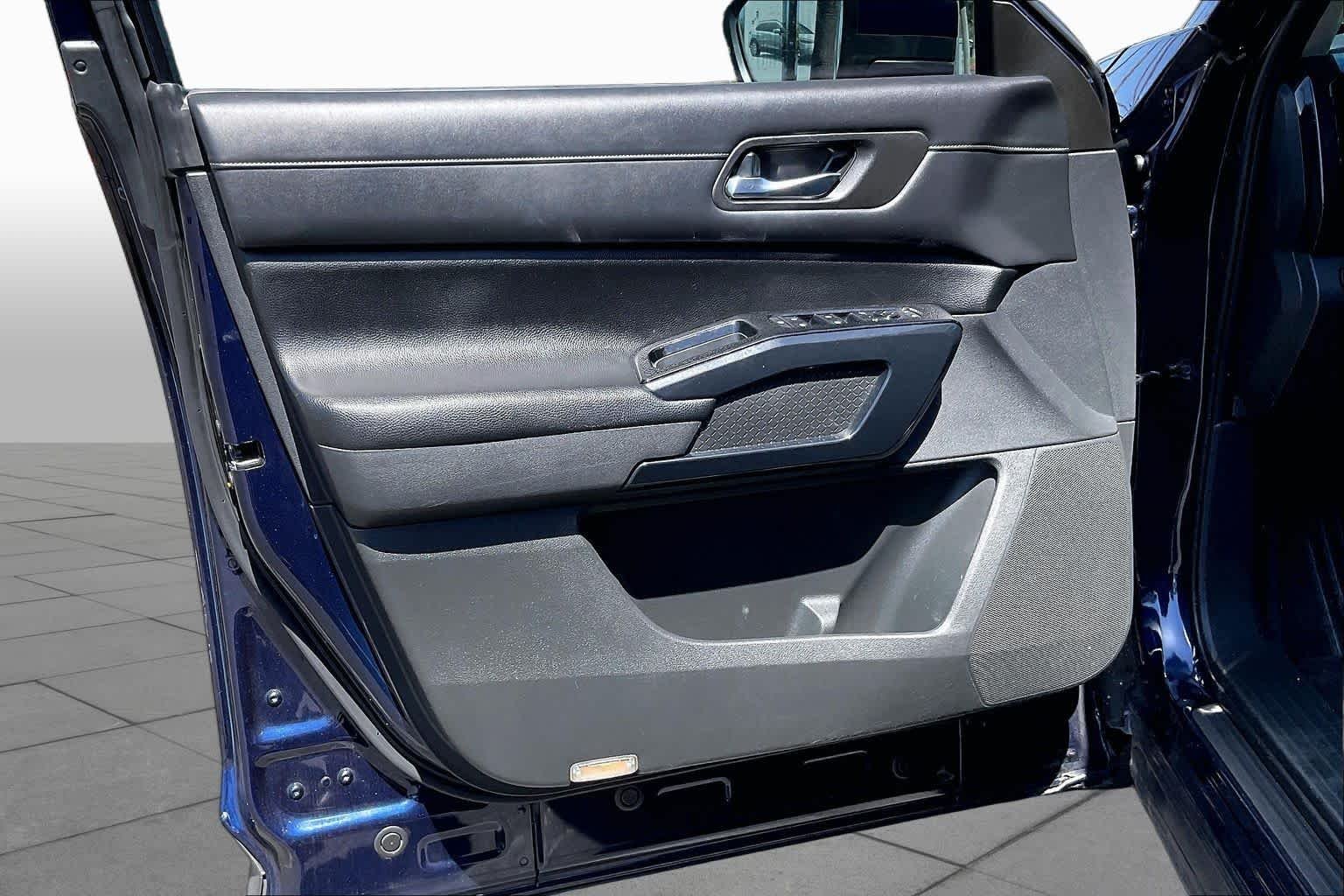 Used 2022 Deep Ocean Blue Pearl Nissan SV image 21