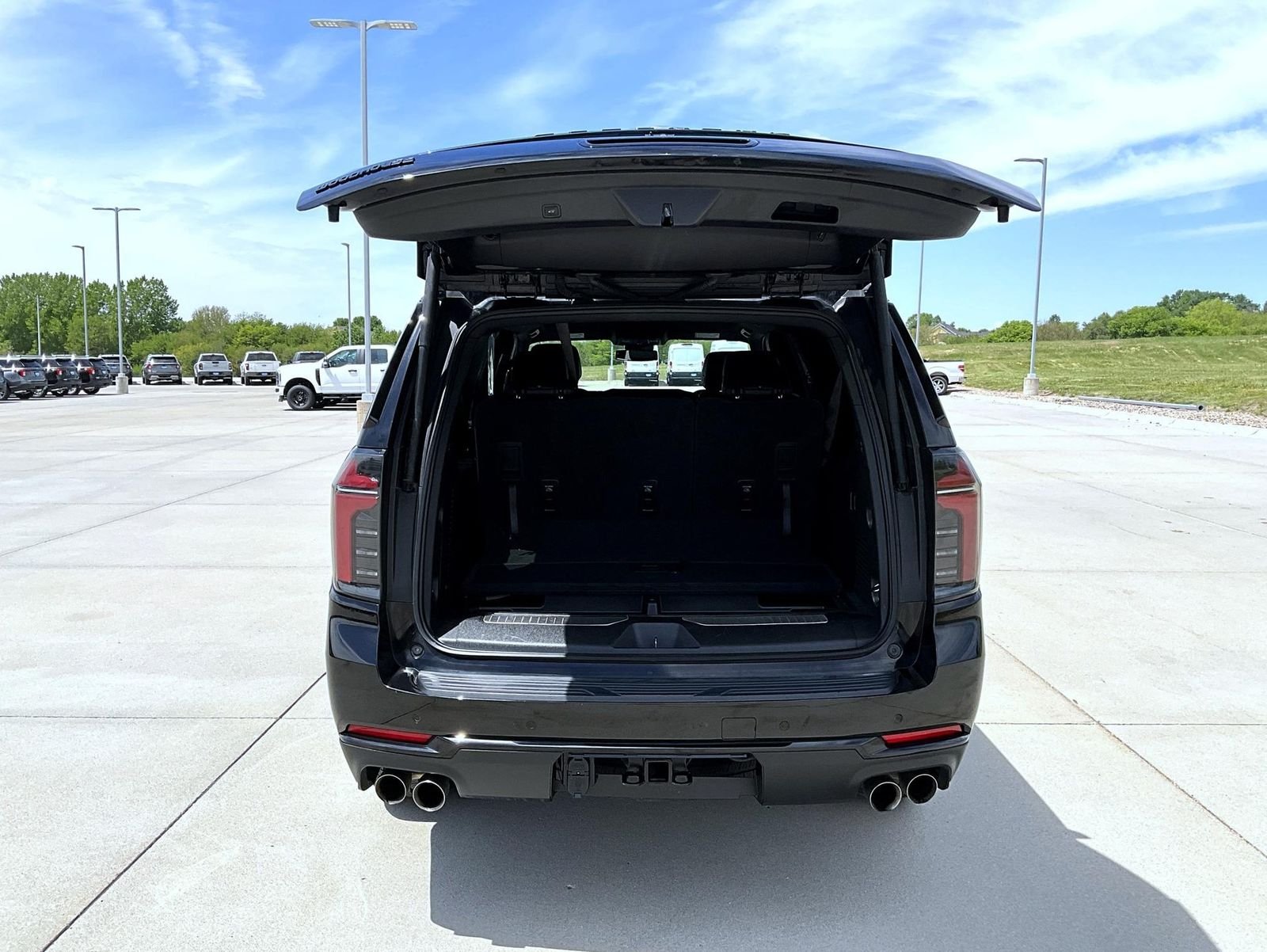 Used 2025 Black Chevrolet Z71 image 23