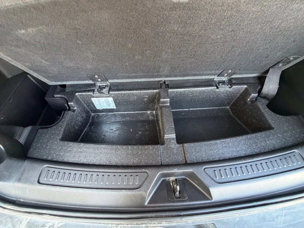 Used 2018 Silver GMC SLE-2 image 30