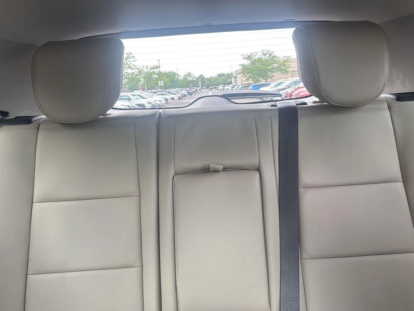 Used 2018 White Frost Tricoat Buick Premium image 16