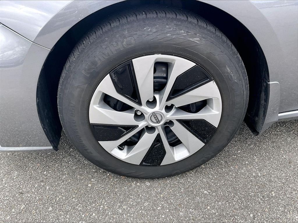 Used 2024 Gun Metallic Nissan 2.5 S image 7