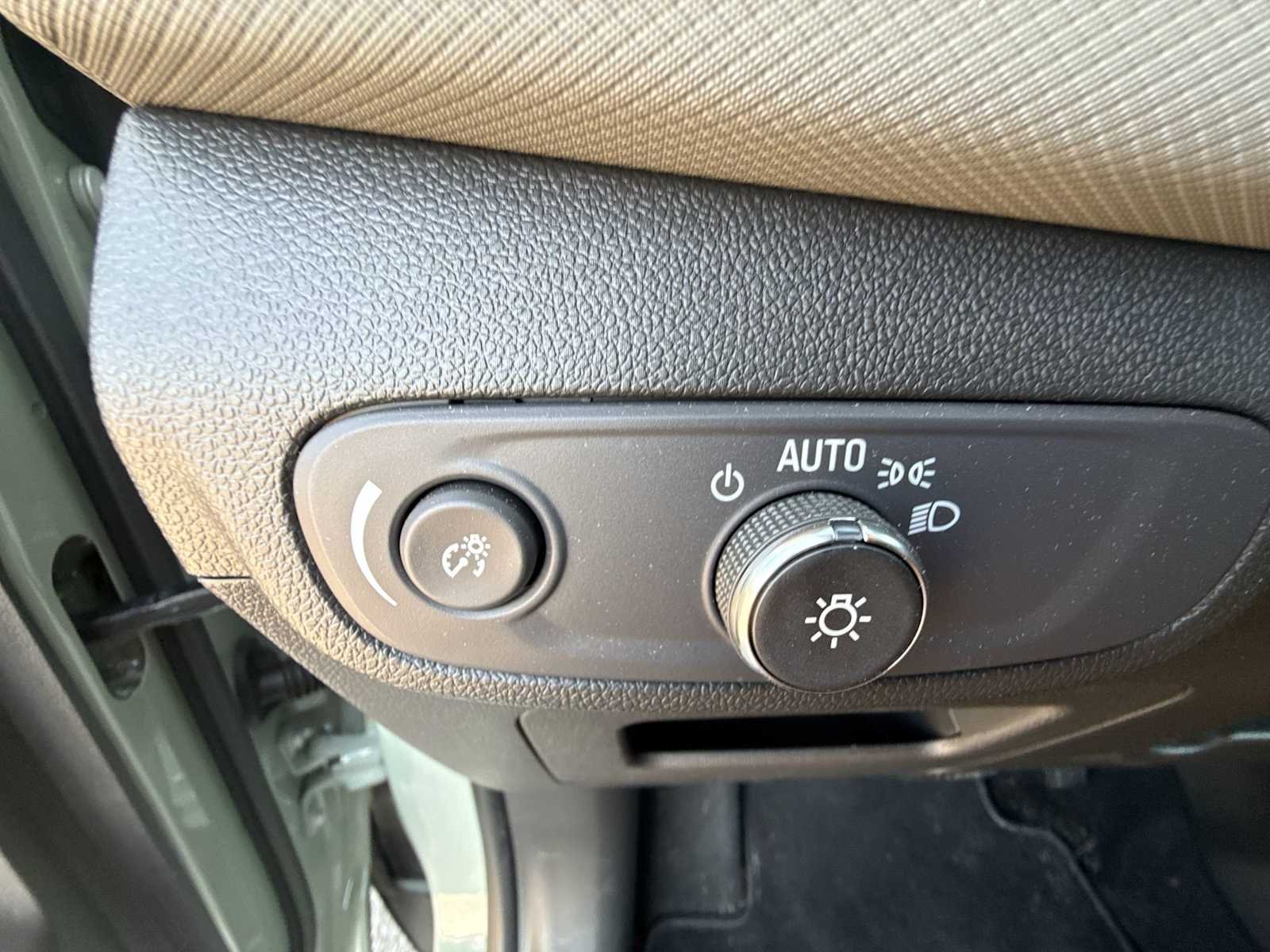 Certified Used 2024 Cacti Green Chevrolet ACTIV image 17