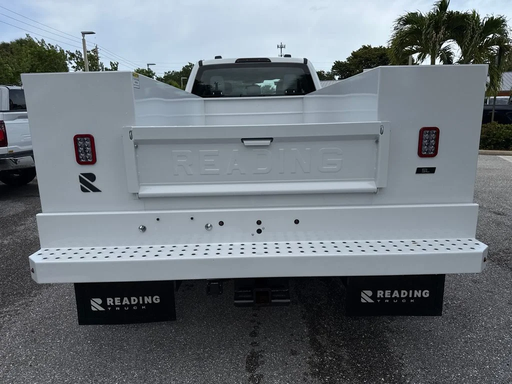 2025 Ford F-350 Super Duty Chassis Cab XL - Photo 12