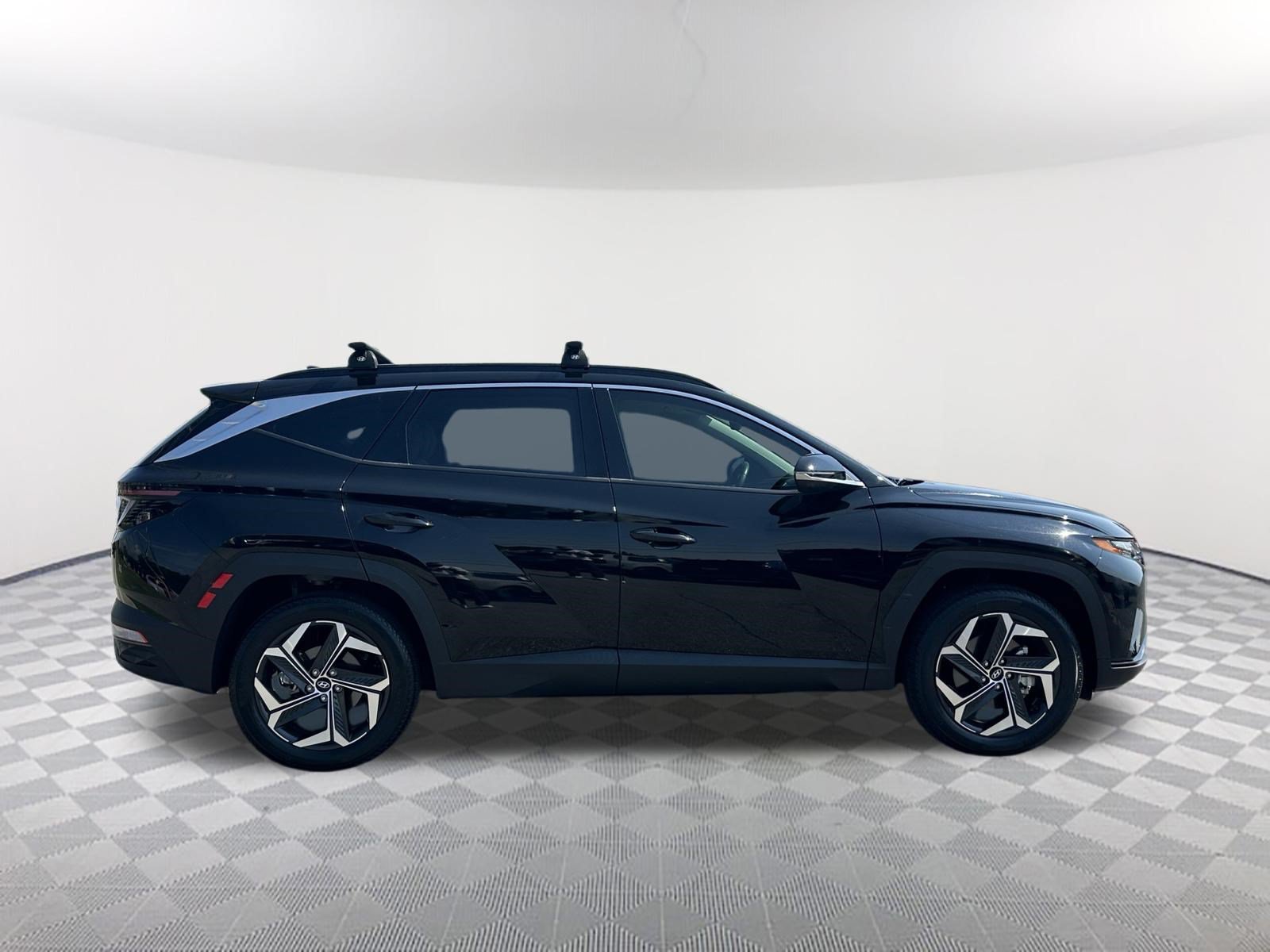 Used 2024 Black Pearl Hyundai Limited image 4