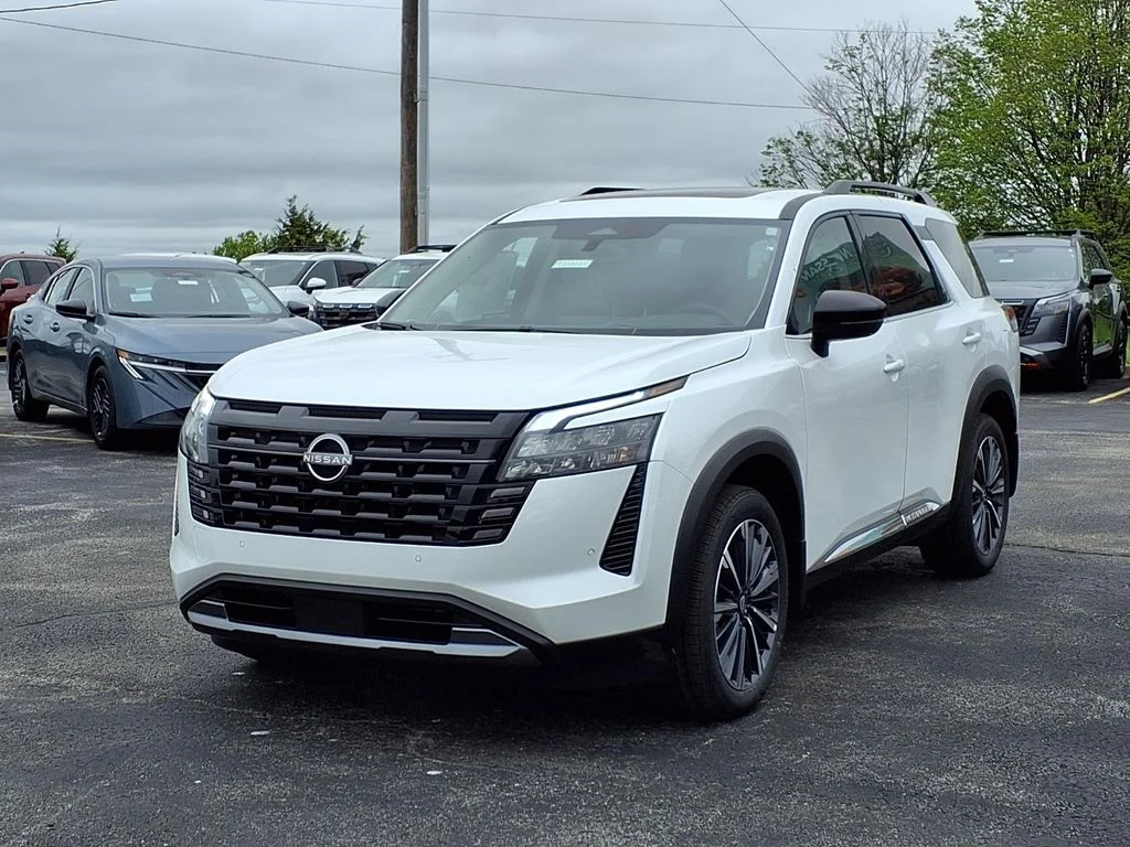 New 2026 Everest White Pearl TriCoat Nissan Platinum image 2
