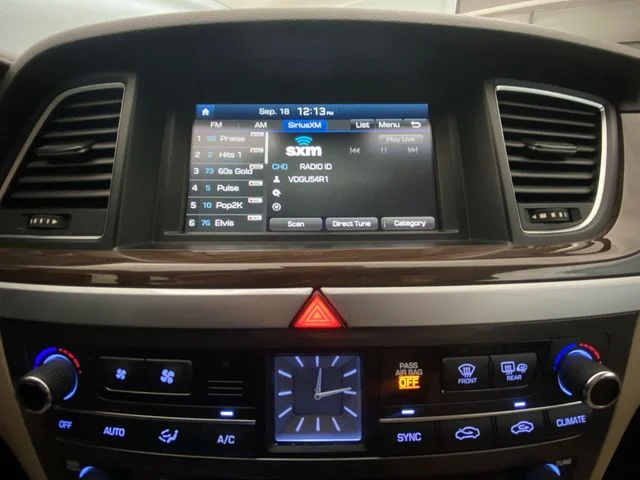 Used 2015 Beige Hyundai 3.8 image 16