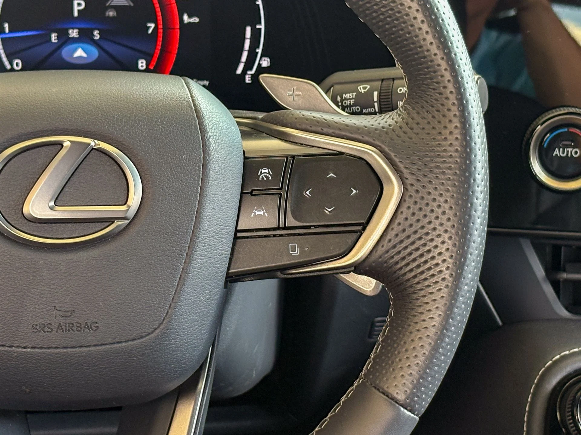 Used 2024 Silver Lexus 350 F SPORT Handling image 21