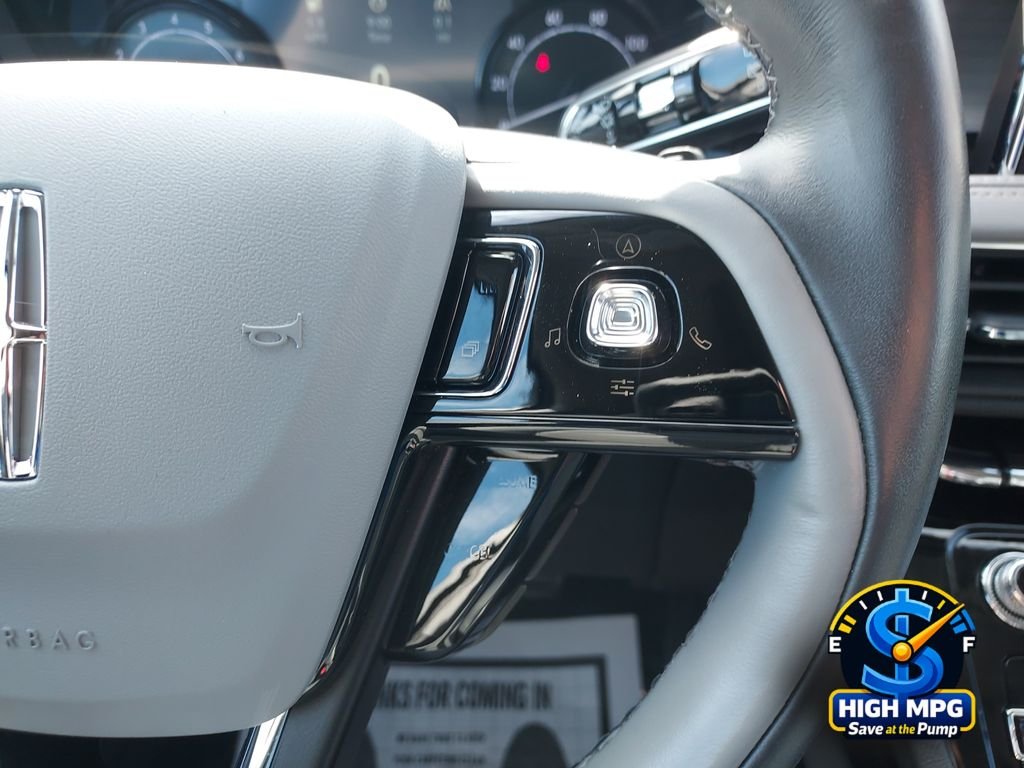 Used 2022 Silver Lincoln Standard image 16