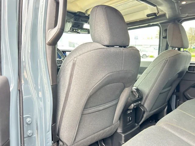 Used 2025 Gray Jeep Sahara 4xe image 19