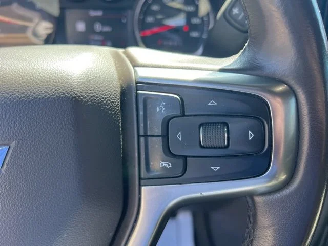 Used 2019 IRIDESCENT PEARL TRICOAT Chevrolet LTZ image 15